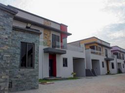 4 bedroom townhouse for rent in Tse Addo near Goil Station