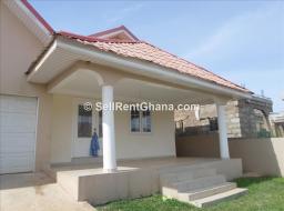 3 bedroom townhouse for rent in Spintex Road