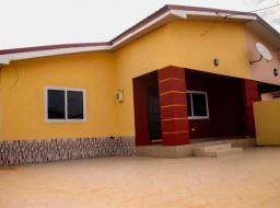 5 bedroom house for sale in Adjiriganor Close to the main road