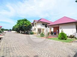 4 bedroom house for rent at Akuse