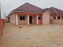 2 bedroom house for sale in Tema Community 25