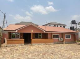 4 bedroom house for rent in Eastlegon 