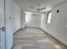 1 room shop for rent in East Legon