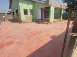 3 bedroom house for rent in Spintex