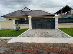 5 bedroom house for sale at Tema