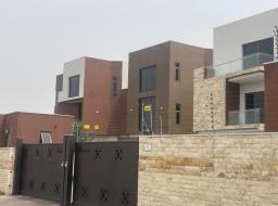 4 bedroom house for rent at Eastlegon 
