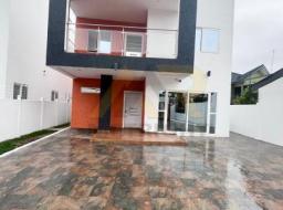 4 bedroom house for rent at East Airport