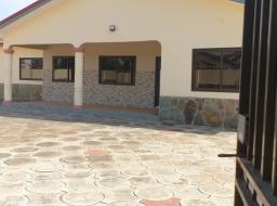 4 bedroom townhouse for sale in Tema Com 25