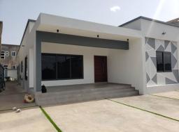 4 bedroom house for sale at Trasacco