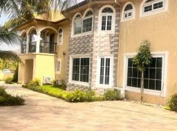 5 bedroom house for rent in Trasacco