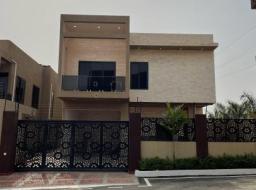 5 bedroom house for sale at East Airport 