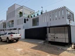 4 bedroom furnished house for sale in Executives 4 Bedroom House At East Airpo