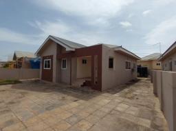 3 bedroom house for rent at Tema Community 25