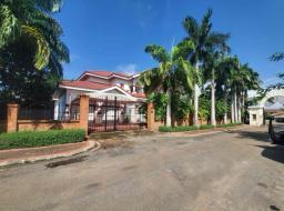 10 bedroom house for sale at Trasacco
