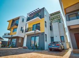 3 bedroom townhouse for rent at Tse Addo