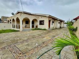 4 bedroom house for sale in Executives 4 Bedroom House With Boys Qua