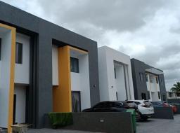 3 bedroom townhouse for rent in Executive 3 Bedrooms Townhouses With Boy