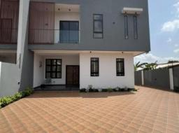 4 bedroom house for sale in Executive 4 Bedrooms House With Boys Qua