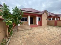 2 bedroom house for rent at Tema Comminty 25