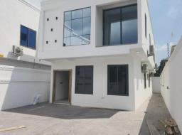 4 bedroom house for sale in Executive 4 Bedrooms House With Boys Qua