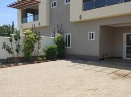 4 bedroom house for rent in Executive 4 Bedrooms Self Compound House