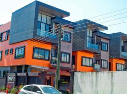 4 bedroom townhouse for rent at Labone