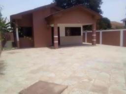 3 bedroom house for rent in Spintex batsonaa