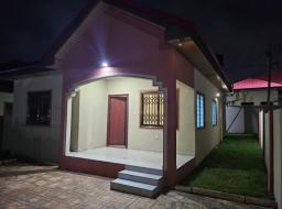 2 bedroom house for rent in Lakeside Estate