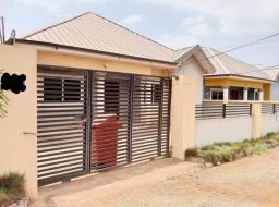 2 bedroom house for rent in Tema