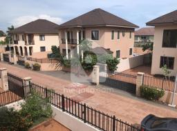 4 bedroom house for rent at Trasacco