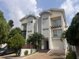 4 bedroom townhouse for rent in Airport Area