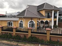 4 bedroom house for rent at Trasacco