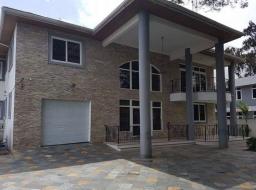 6 bedroom house for rent at Labone