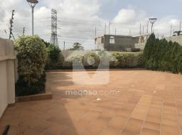 4 bedroom apartment for rent in Eastlegon 