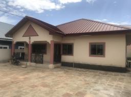 4 bedroom house for rent in Eastlegon 