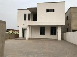 4 bedroom house for sale in adjiriganor school junction aria not far