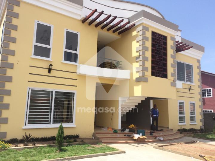 3 bedroom apartment for rent at East Legon 072381